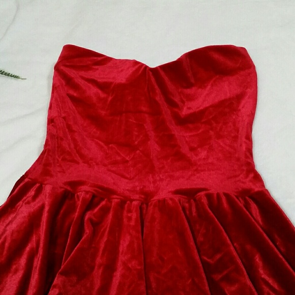 Sexy Mrs Claus Leopard Trim Costume - Picture 5 of 8