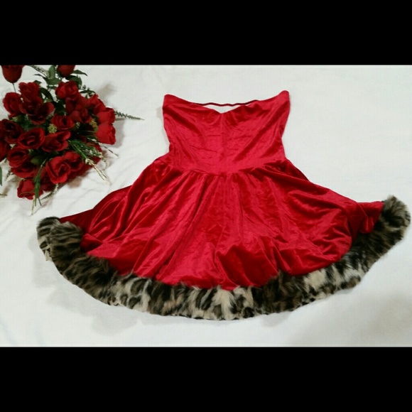 Sexy Mrs Claus Leopard Trim Costume - Picture 4 of 8