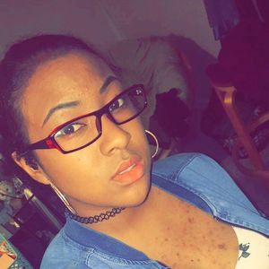 Meet your Posher, Lena