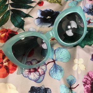 Blue retro cateye sunglasses