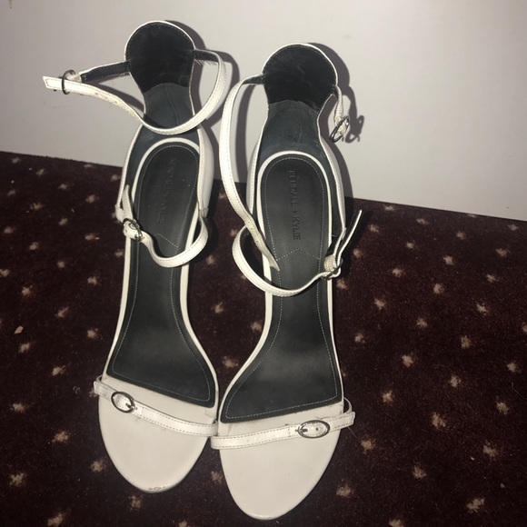 Heels - Picture 1 of 3