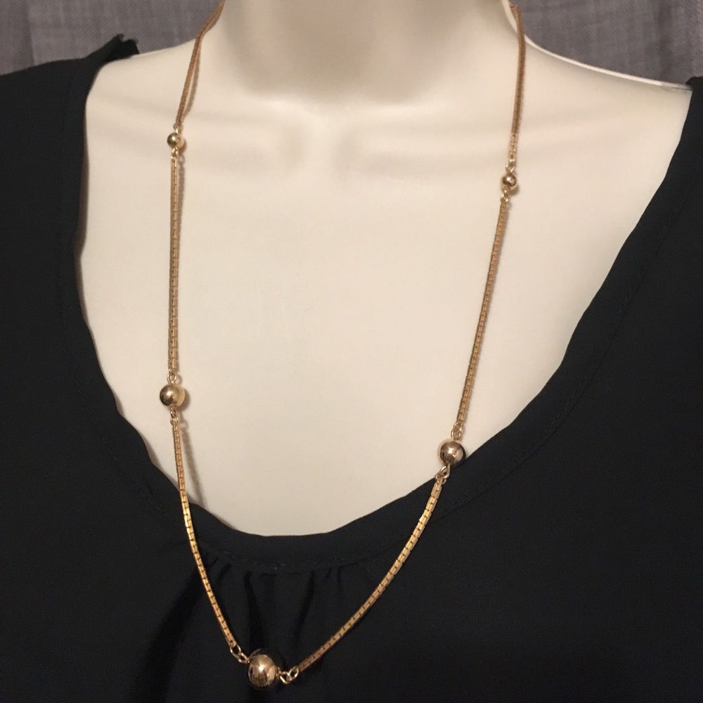 Pretty vintage Avon gold chain necklace