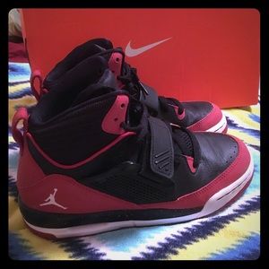 Air Jordan Basketball Shoes, Boys size 4