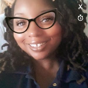 Meet your Posher, Evangela