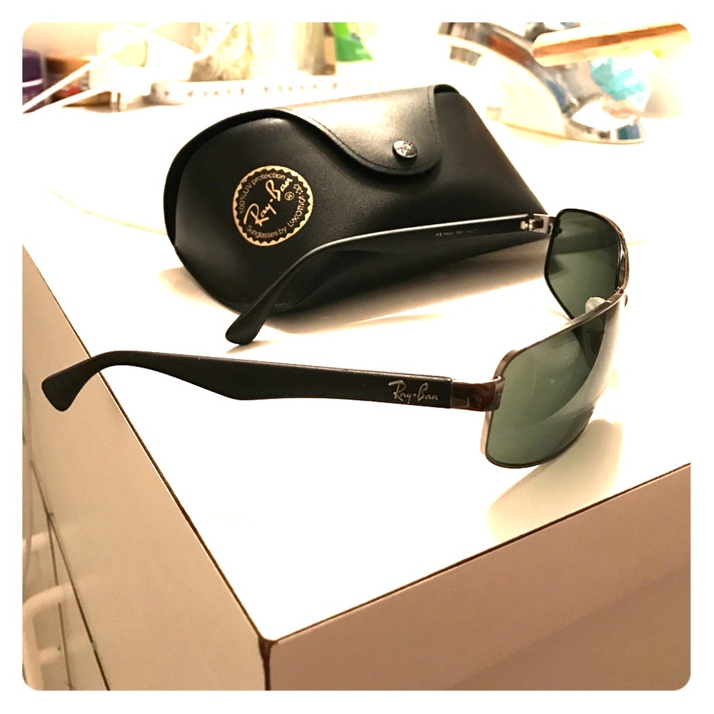 Ray ban aviators for sale only worn onces