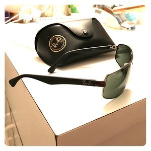 Ray ban aviators for sale only worn onces