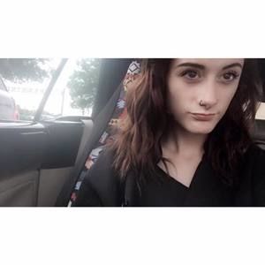 Meet your Posher, Leigh