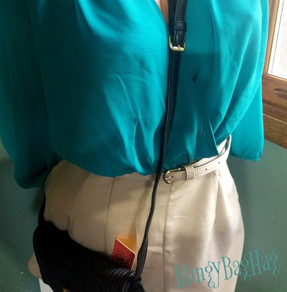 Tory Burch Tortoise Logo Malachite Crossbody - Picture 8 of 8