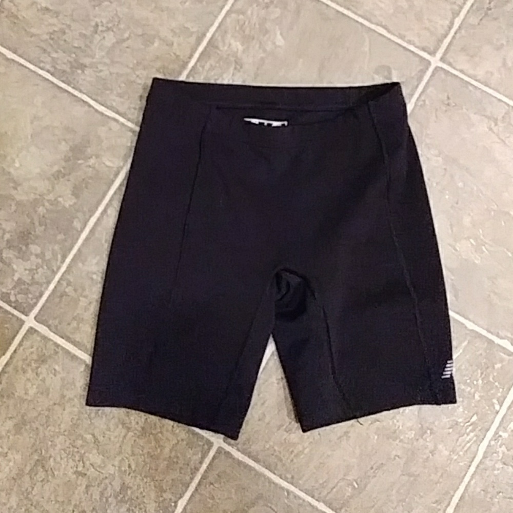 Woman's black NEW BALANCE compression shorts XS