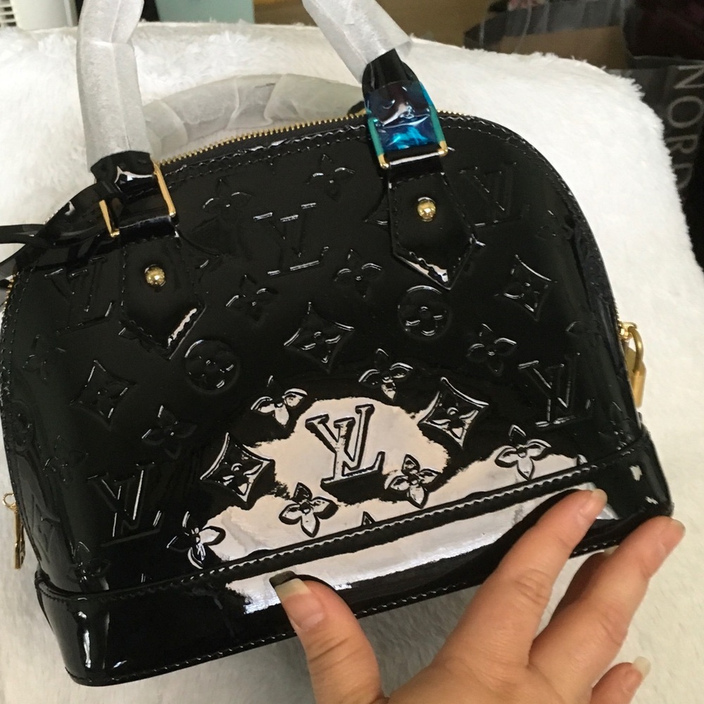 PRICE DROP! TODAY ONLy! New alma bb bag