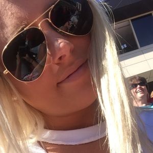 Meet your Posher, Olivia