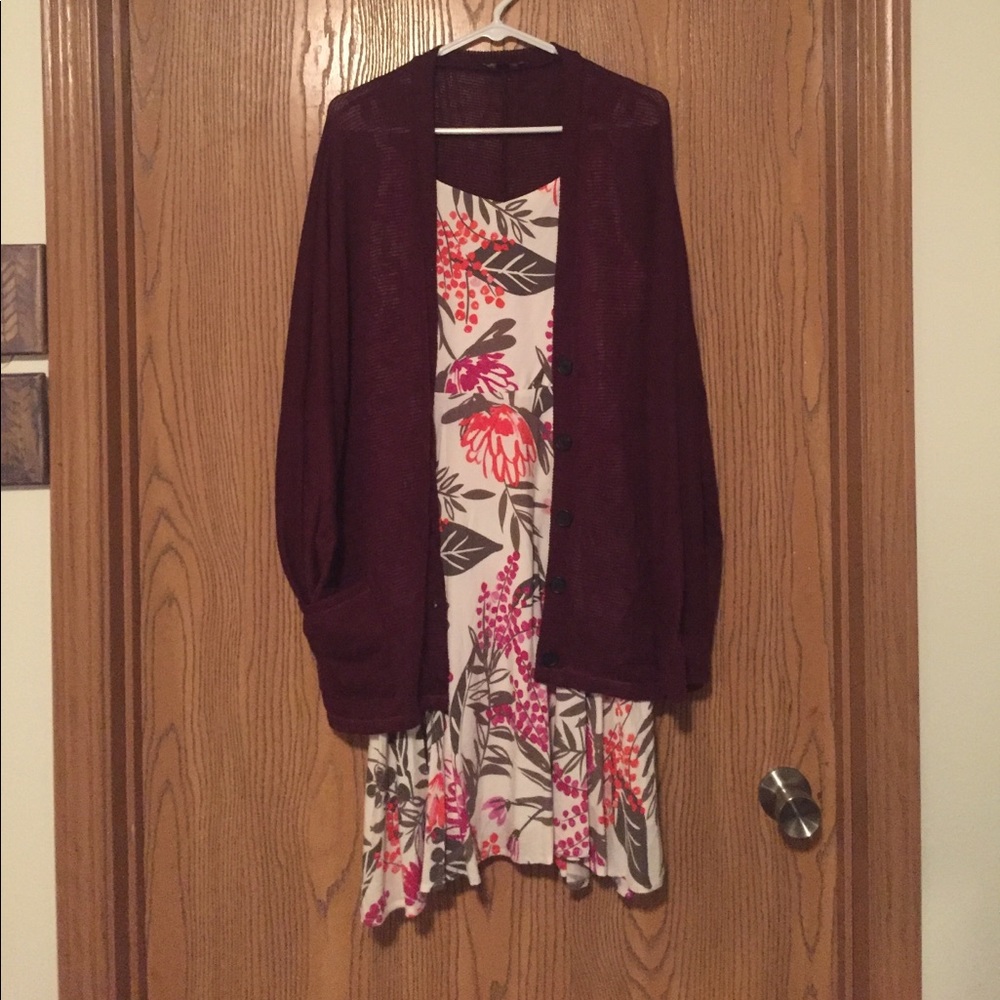 🌺Beautiful, Flow-y, Floral Sundress🌺