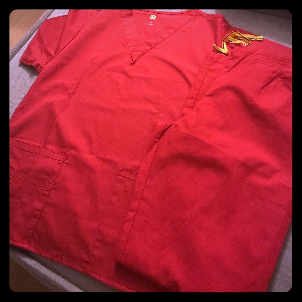 Wonderwink red scrub set