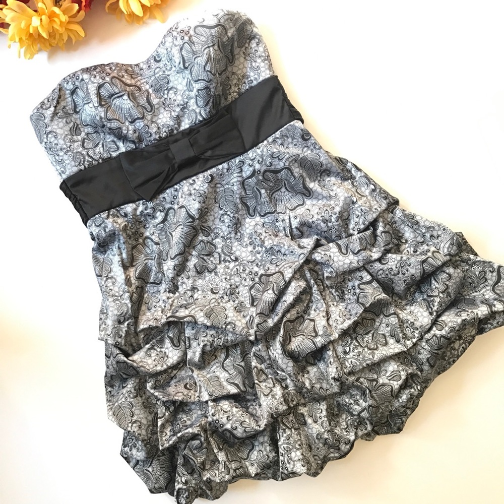 Cute mini gray and black floral pattern dress