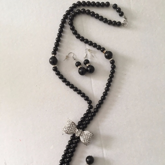 Black Pearls w/ Diamond Cute Bow w/set of Earring - Picture 1 of 7