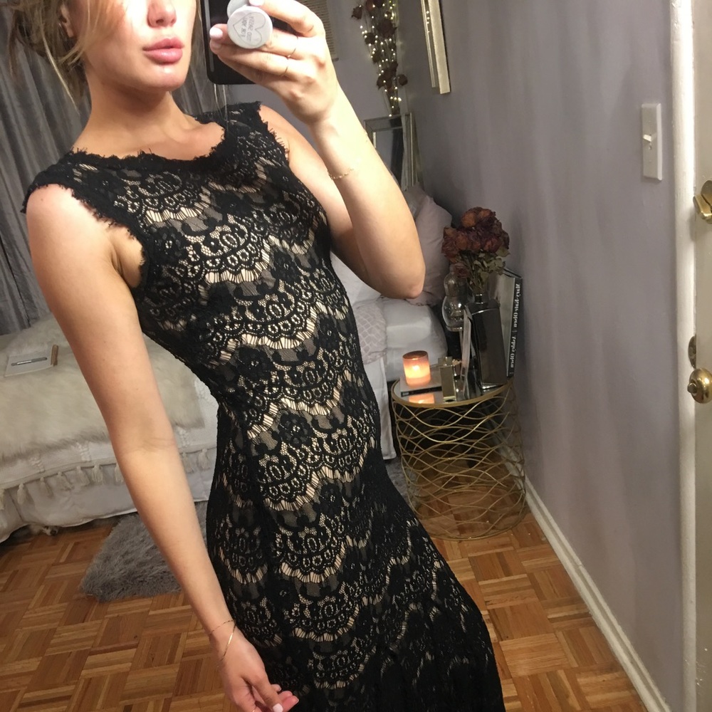 ✨ Beautiful Black Tie AQUA Lace Gown ✨