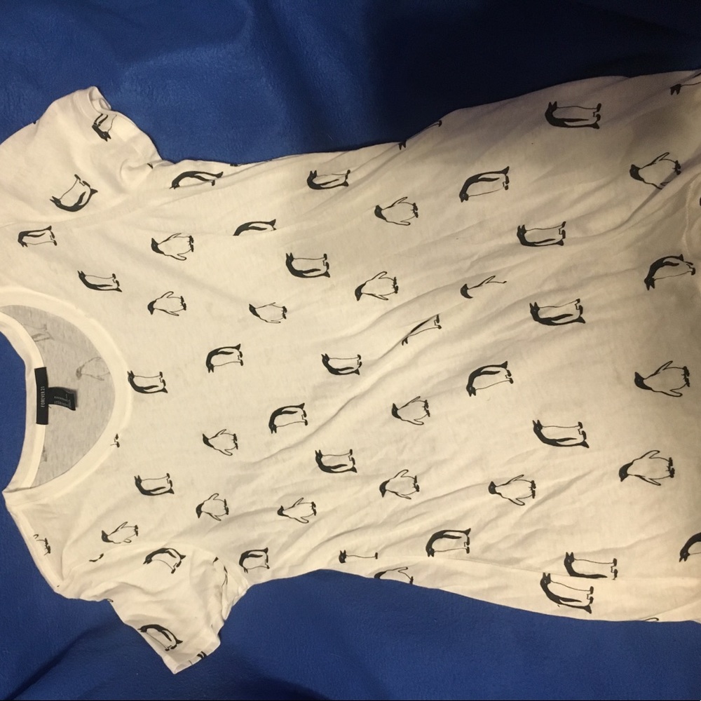 Penguin T-shirt. Sized medium from Forever 21 - Picture 1 of 1