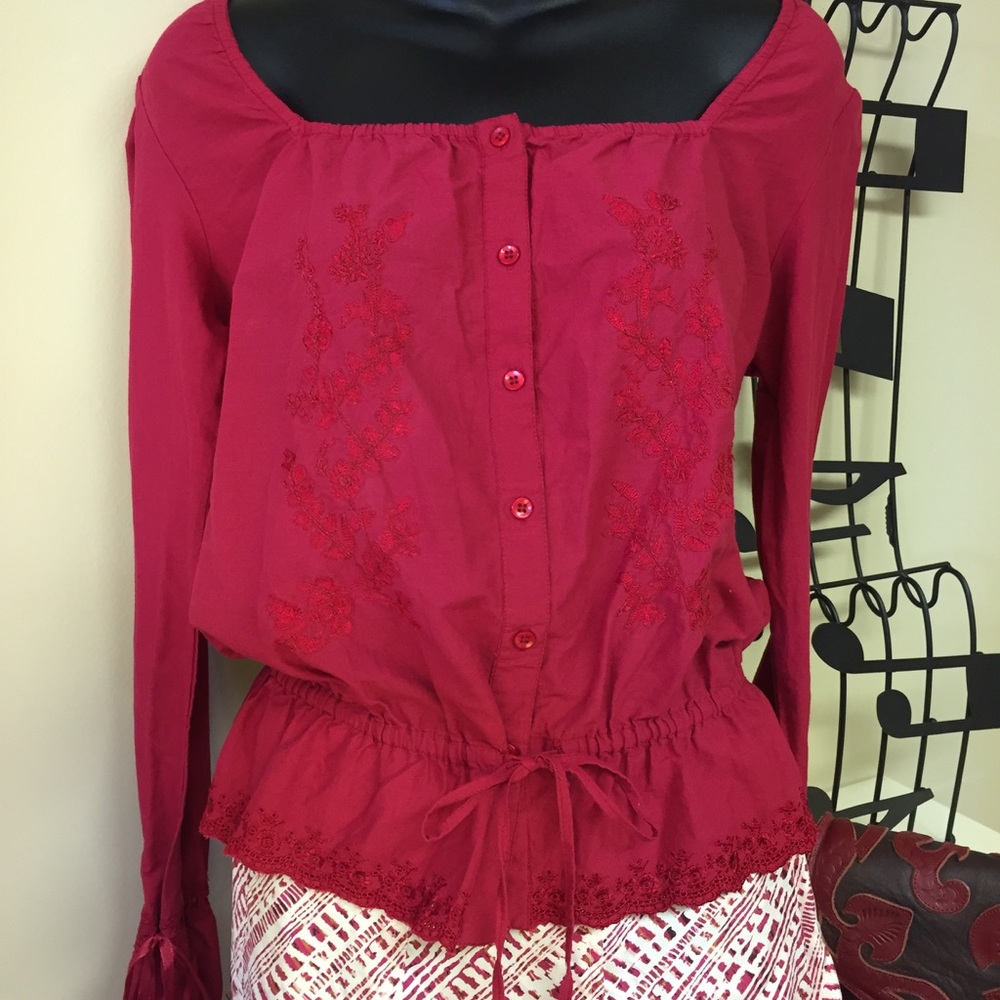 Beautiful cranberry peasant top cottagecore