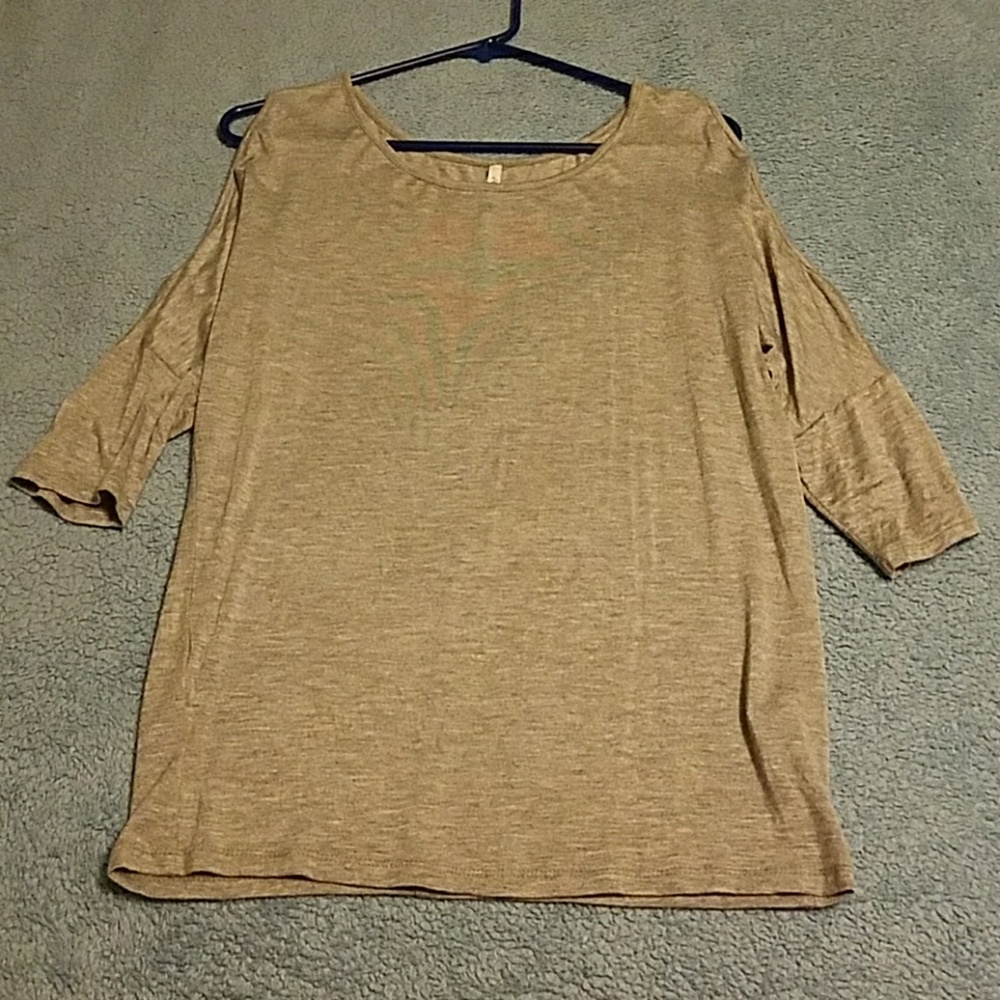 Open shoulder top