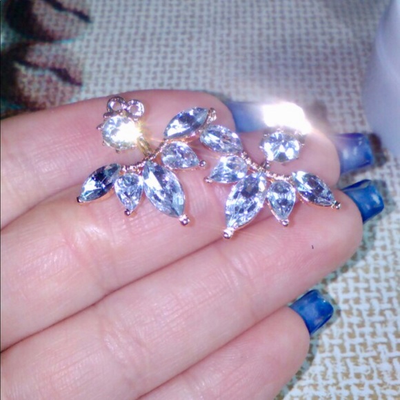 Leaf Crystals Double-Sided Holiday Dress Earrings - Picture 4 of 8