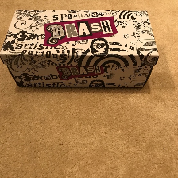 Shoes - Picture 2 of 3