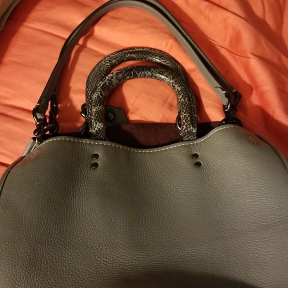 Coach rouge - Picture 2 of 8