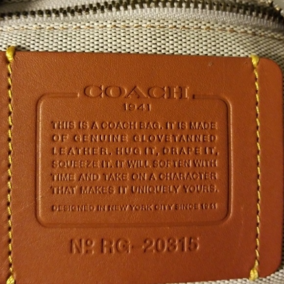 Coach rouge - Picture 5 of 8