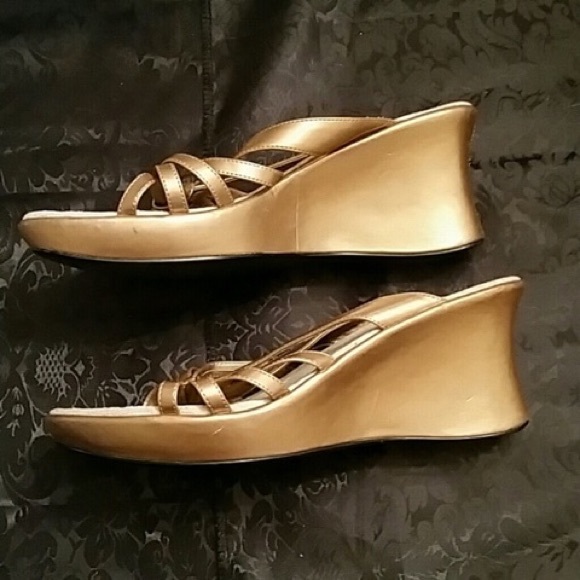 Gold wedge sandals slides - Picture 2 of 2