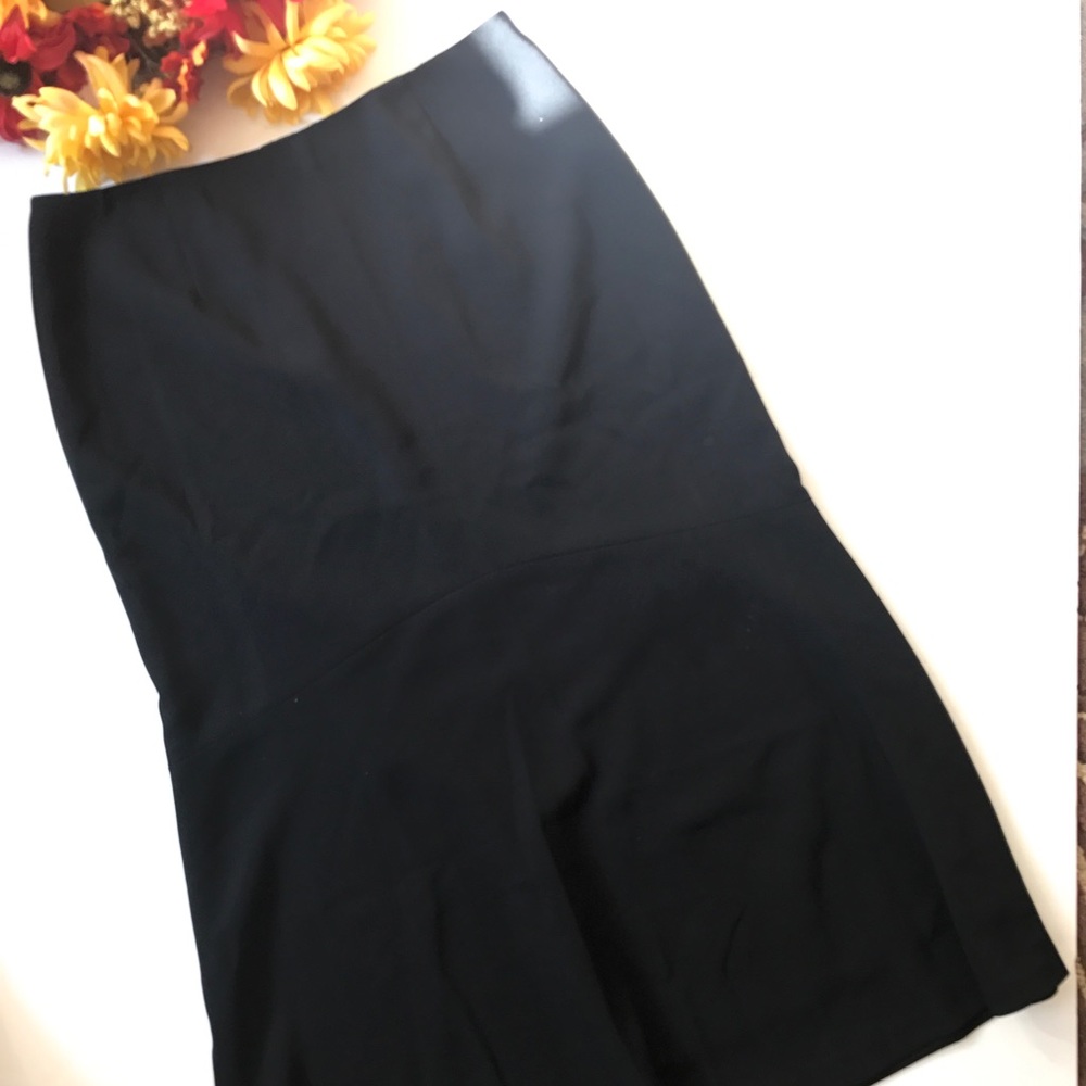 Jones New York black skirt size 6
