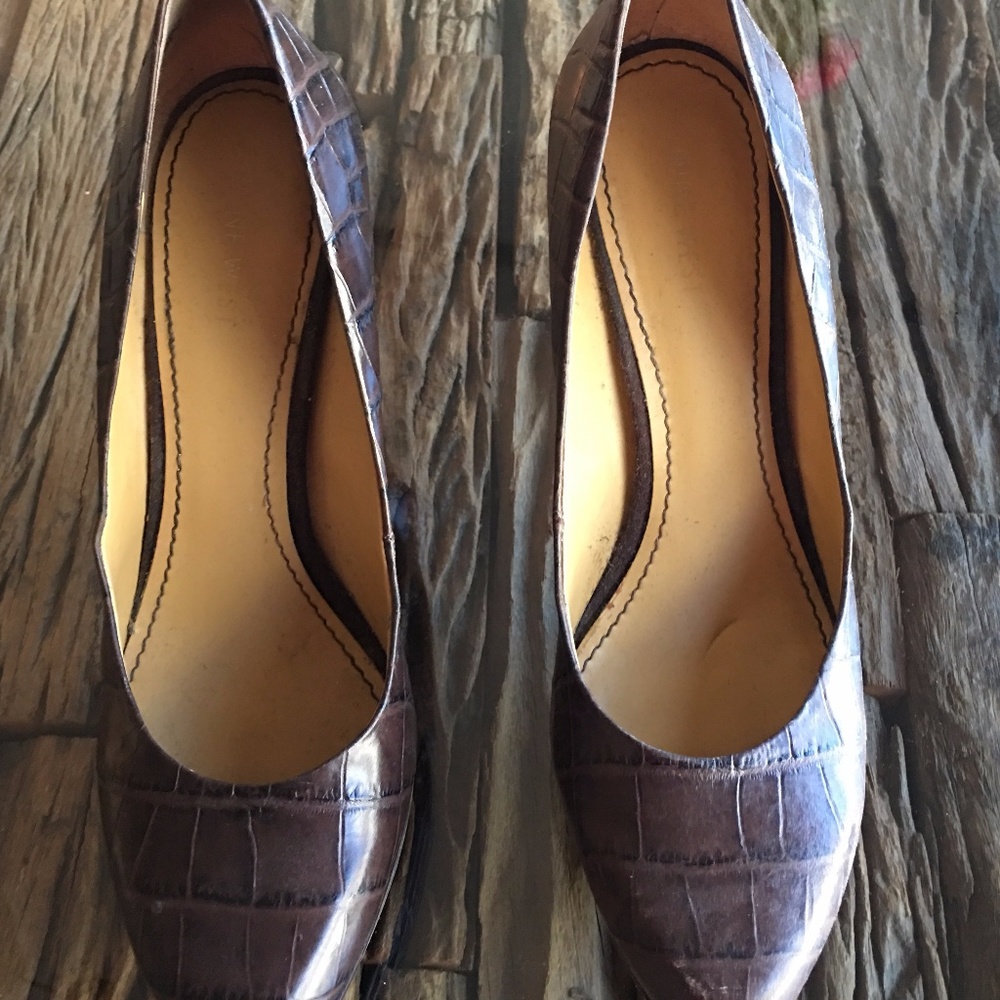 Brown Crocodile Style Pumps