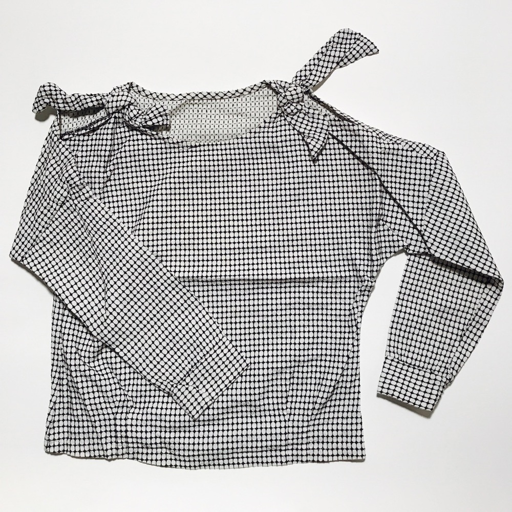 Black and White Pattern Shoulder Knots / Bows Top