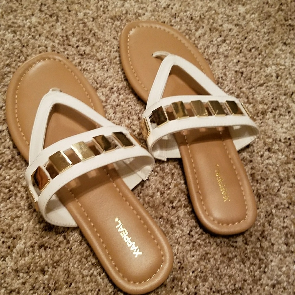 Cute sandals!