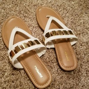 Cute sandals!