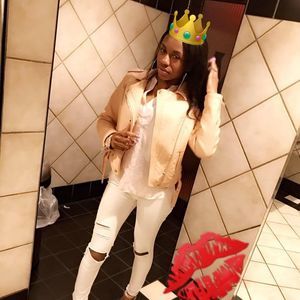 Meet your Posher, Yanae