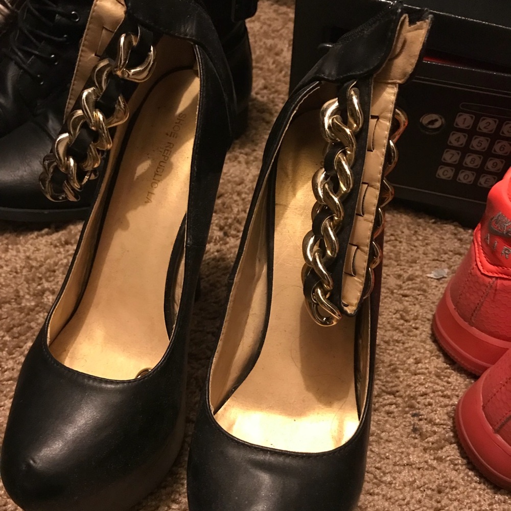 Women’s pumps