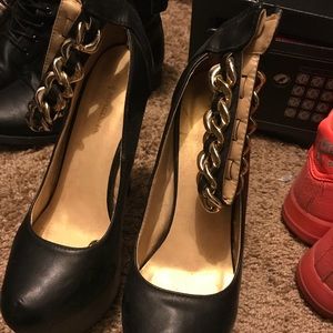 Women’s pumps