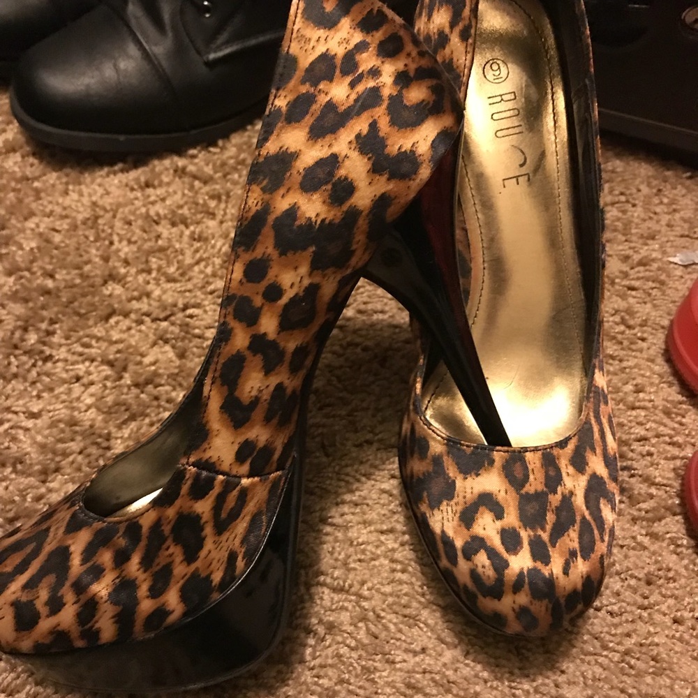 Women’s cheetah print heels