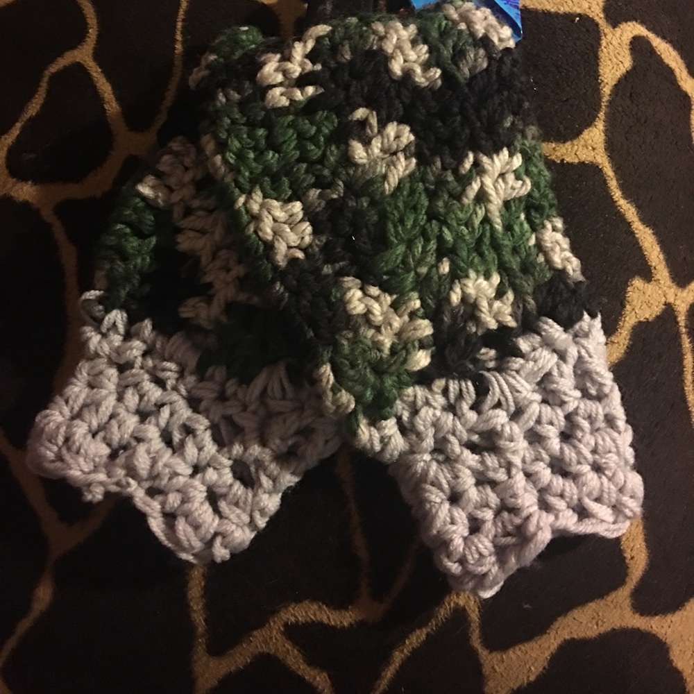 One of one leg warmers