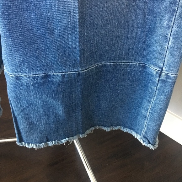 Capris Guess Denim Stonewashed Taille 28 - Occasion Très Bon État - Petit Accroc