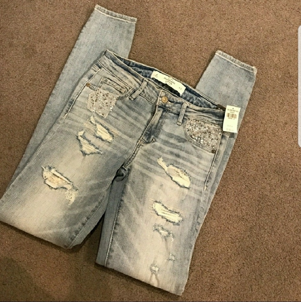 **Brand New** Abercrombie & Fitch jeans, size 4