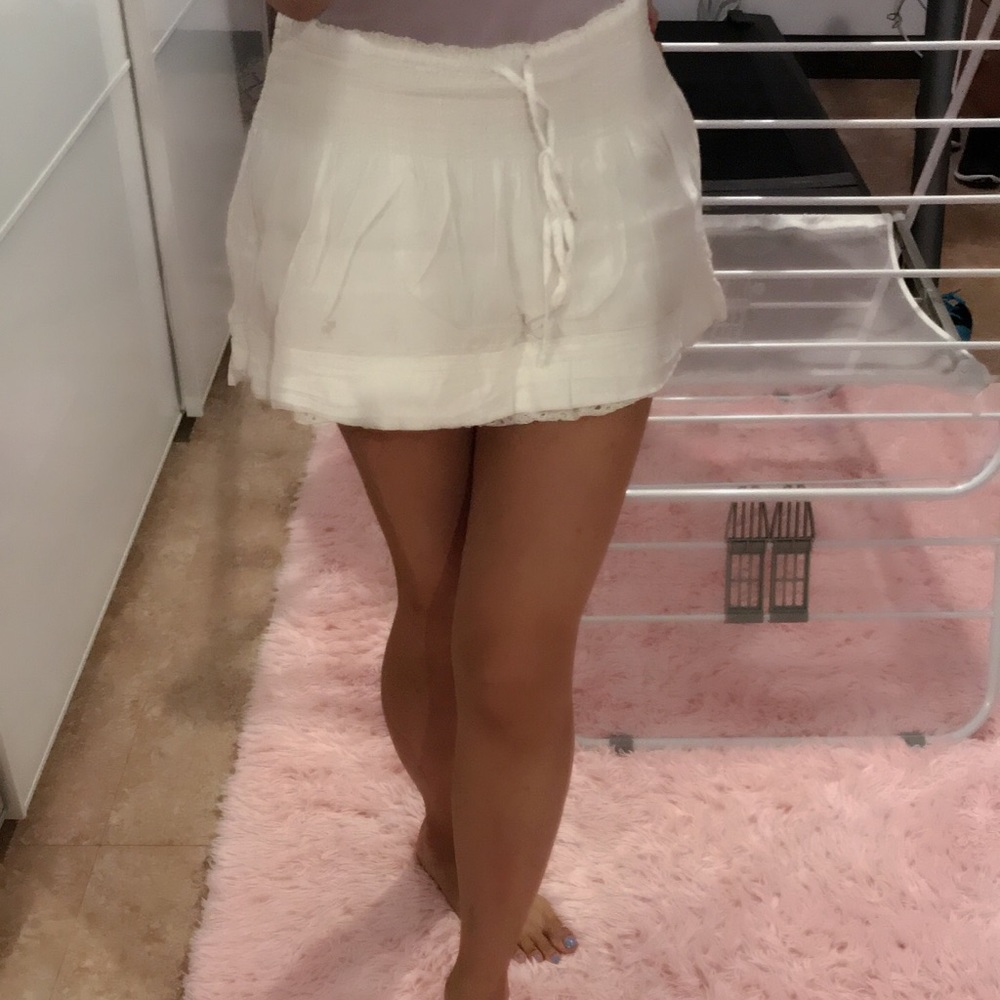 Abercrombie and Fitch white mini skirt