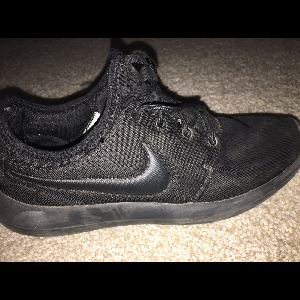 Roshe 2 Triple black