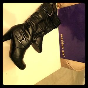 Calf high heeled boots