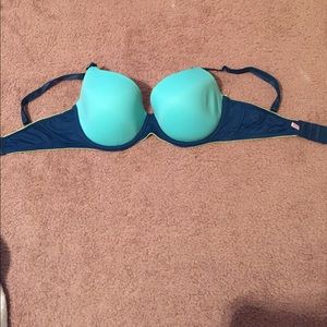 34DD Victoria’s Secret Pink bra