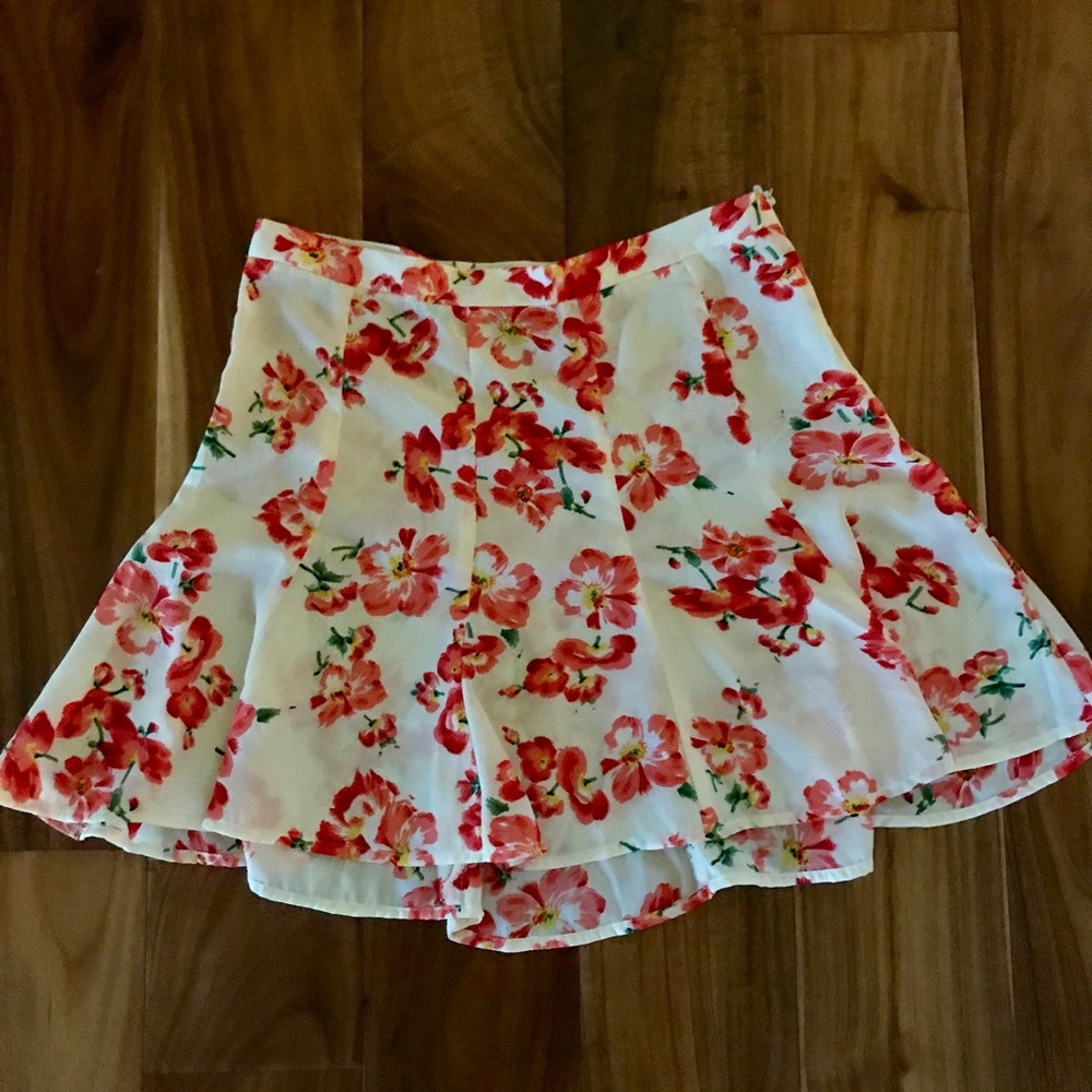 Show me your MuMu floral mini skirt