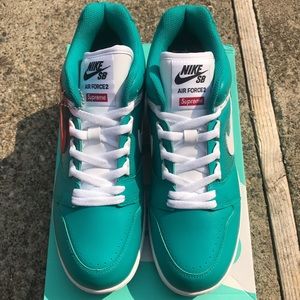 Supreme X Nike SB Air Force 2 Size 10.5