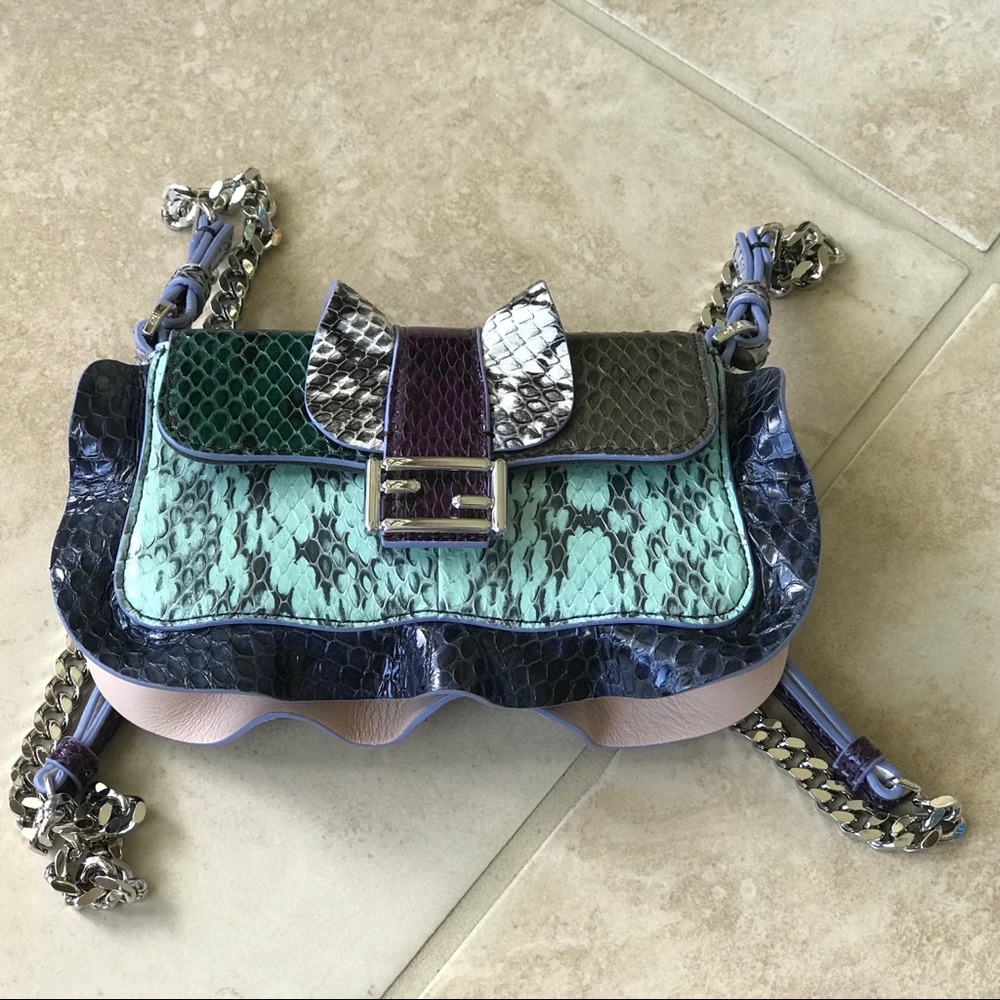 Fendi wave baguette hand bag - Picture 1 of 8
