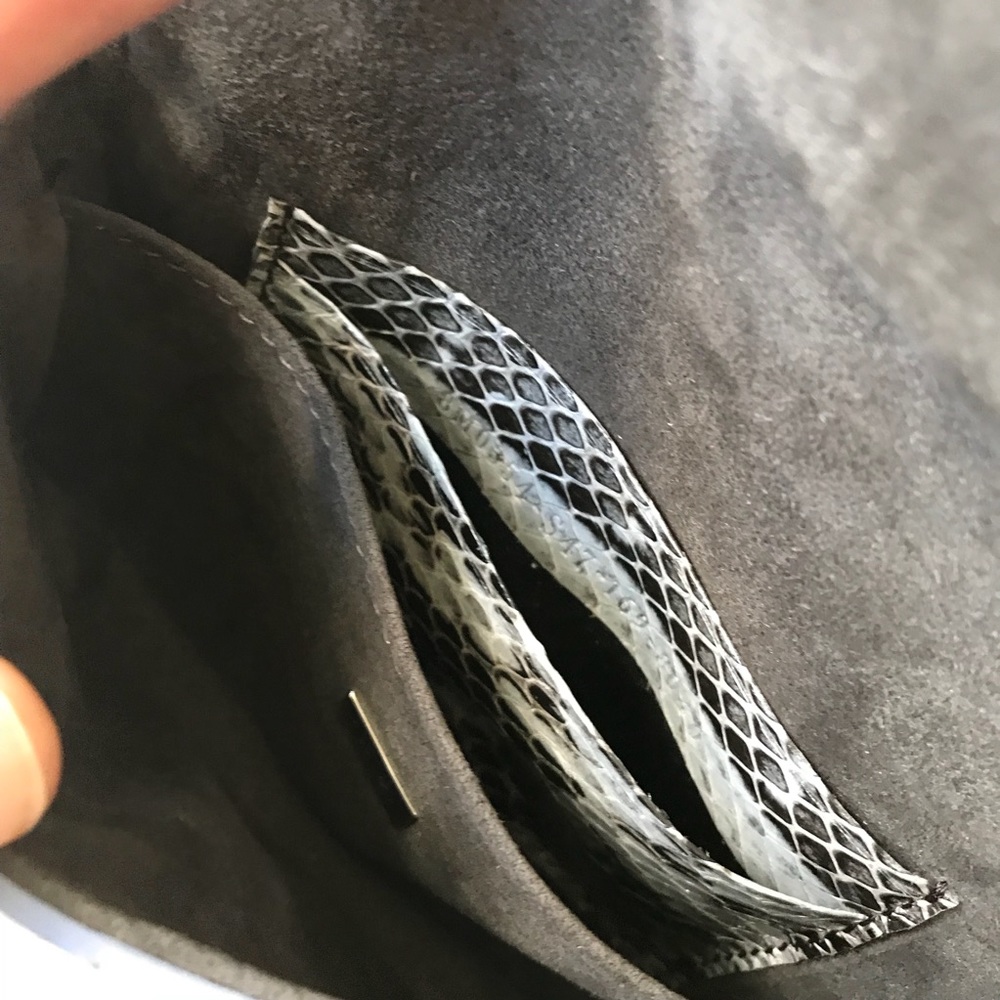 Fendi wave baguette hand bag - Picture 2 of 8
