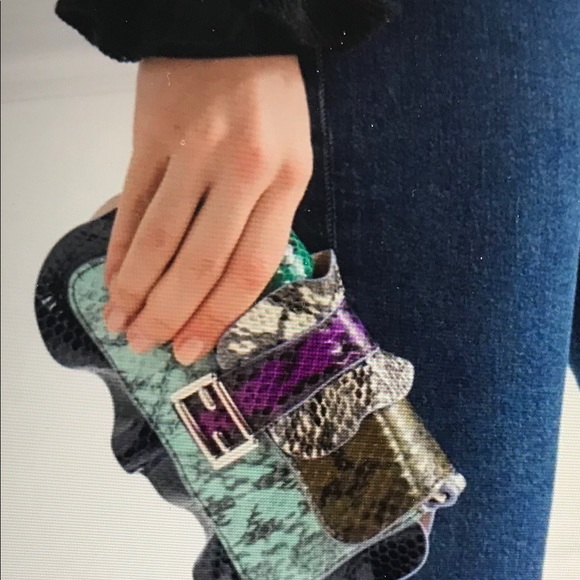 Fendi wave baguette hand bag - Picture 4 of 8