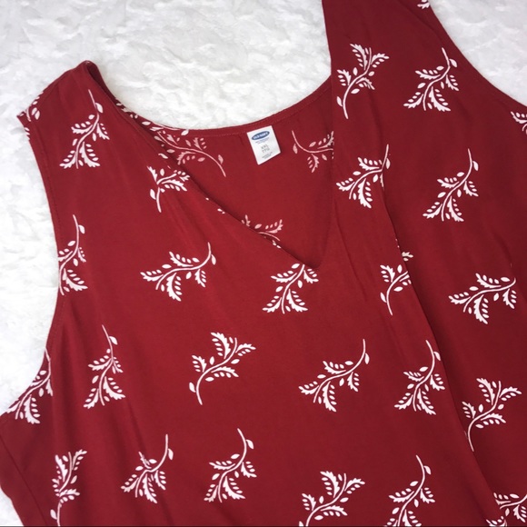 Flowy Red Sleeve Less Old Navy Blouse - Picture 2 of 6